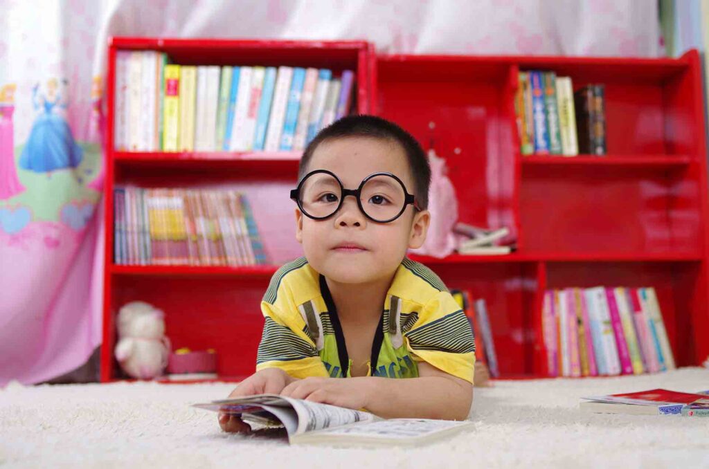 book-person-play-boy-reading-color-697565-pxhere.com_
